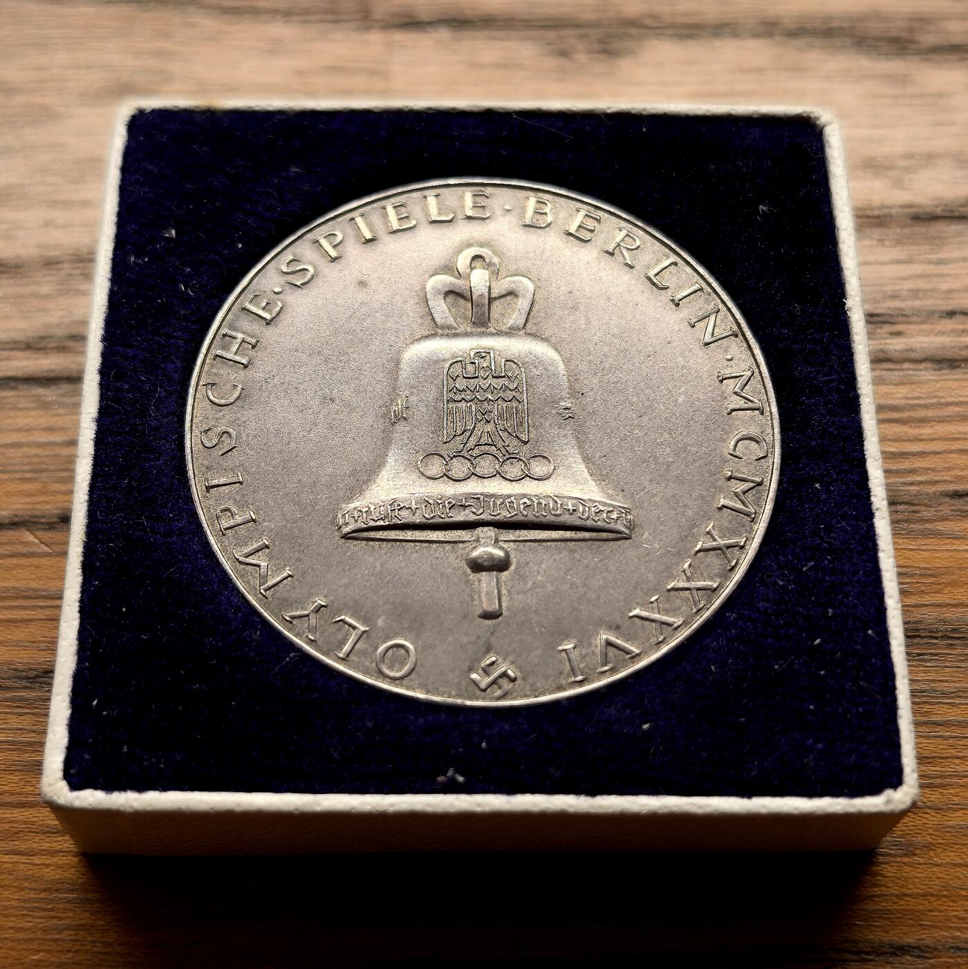 凡希社世界钱币微拍月度大拍（2025/12） 1936德国柏林奥运会纪念银章UNC，原盒罕见，保存状态极佳。