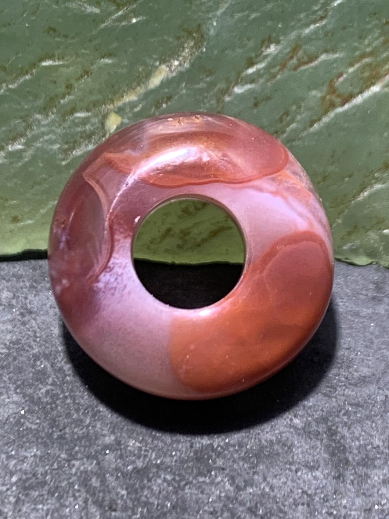 川料冰飘紫罗兰南红玛瑙面包圈随形卡环(跑环)一个，