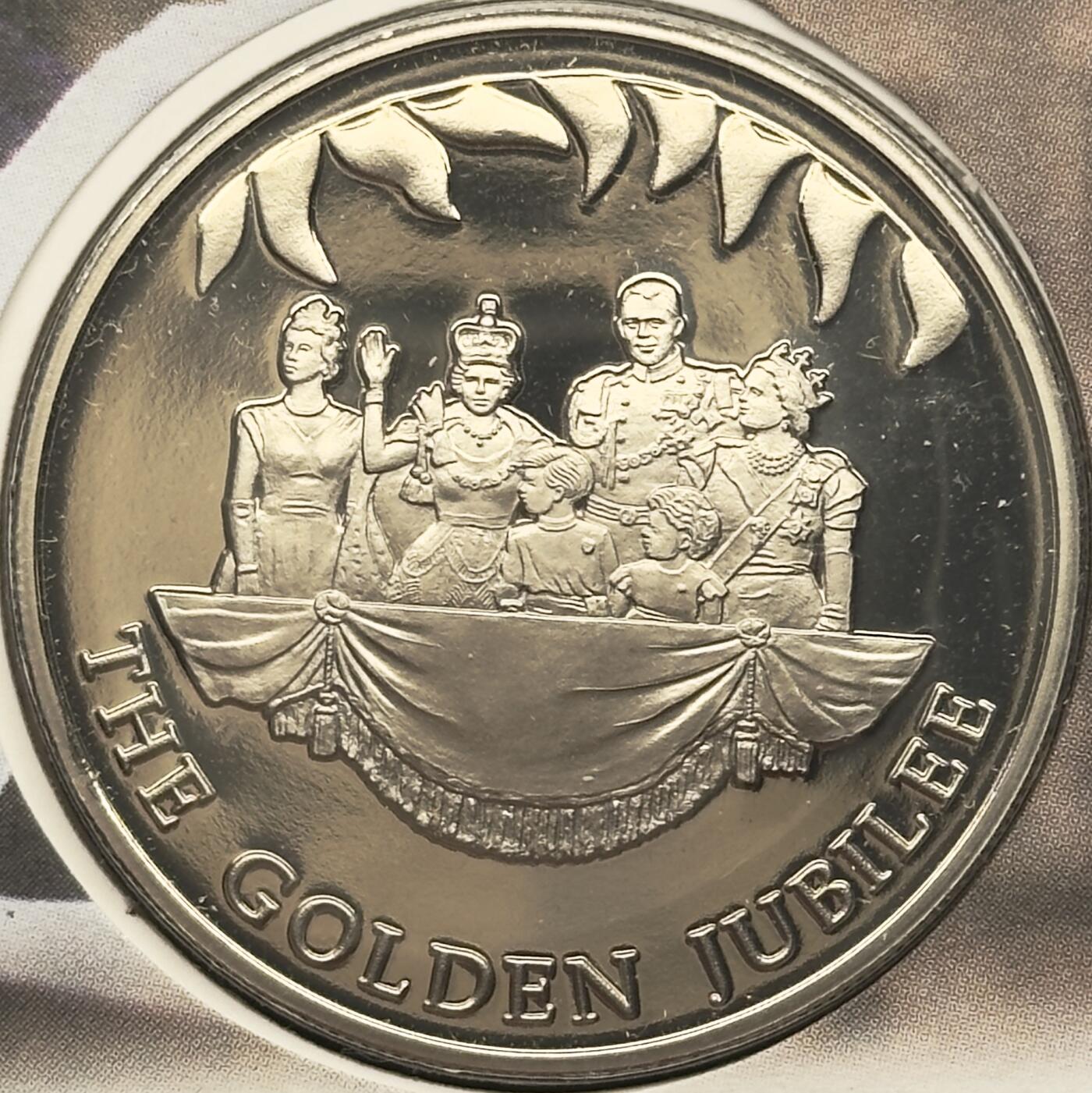 ＜小葵钱铺＞第67期·克朗币·银币场·满200包邮，不寄存·12月15日发货 〈邮币封〉福克兰群岛2002年女王金禧纪念·皇家成员50便士克朗型纪念币