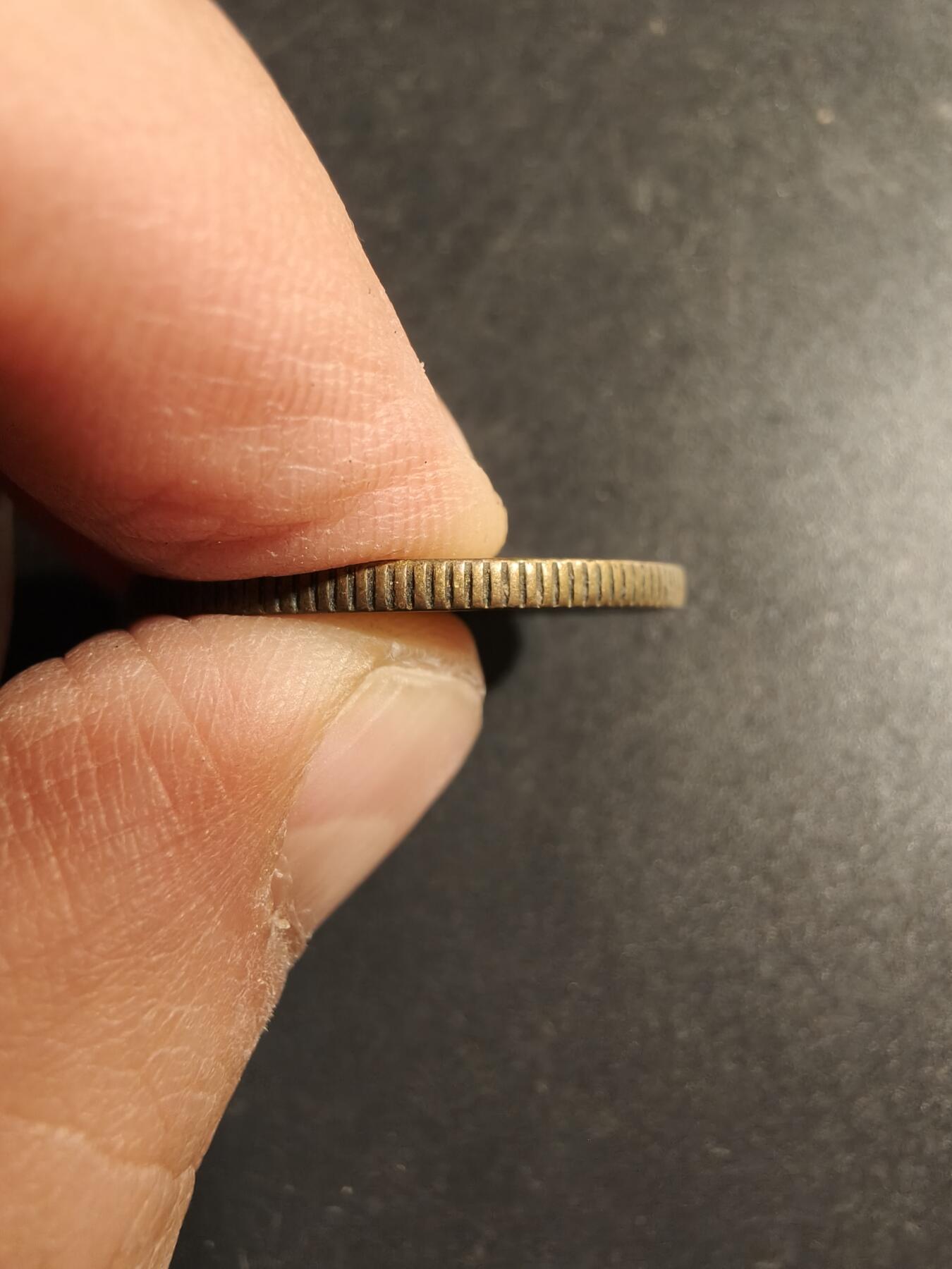 老王徽章第169期 法国工商会2法郎铜币     直径27mm.    重量7.9g