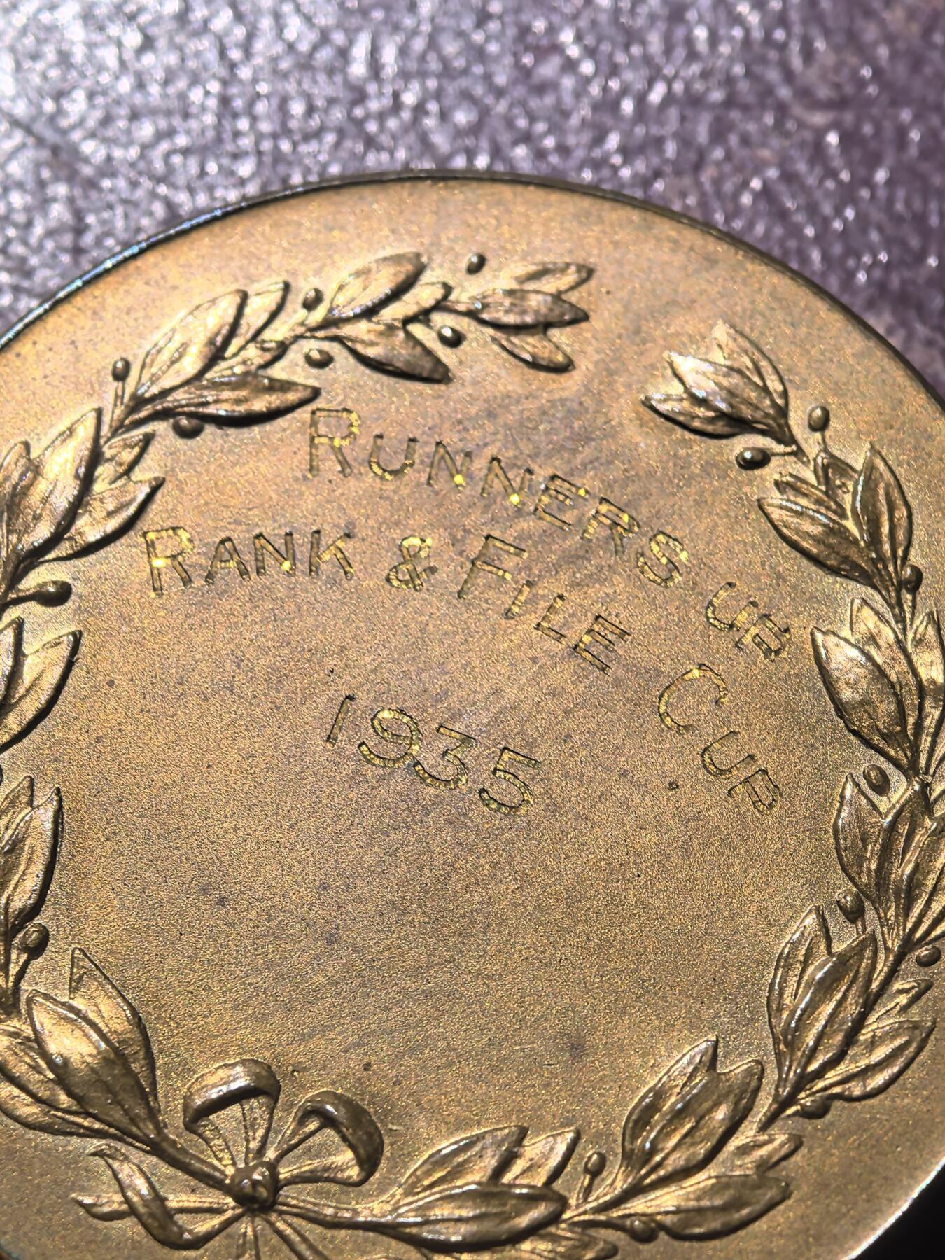 盛世勋华——号角文化勋章邮票专场拍卖第293期 英国皇家陆军军械团步枪协会纪念证章 原盒 带皇家认证金银匠公司厂标