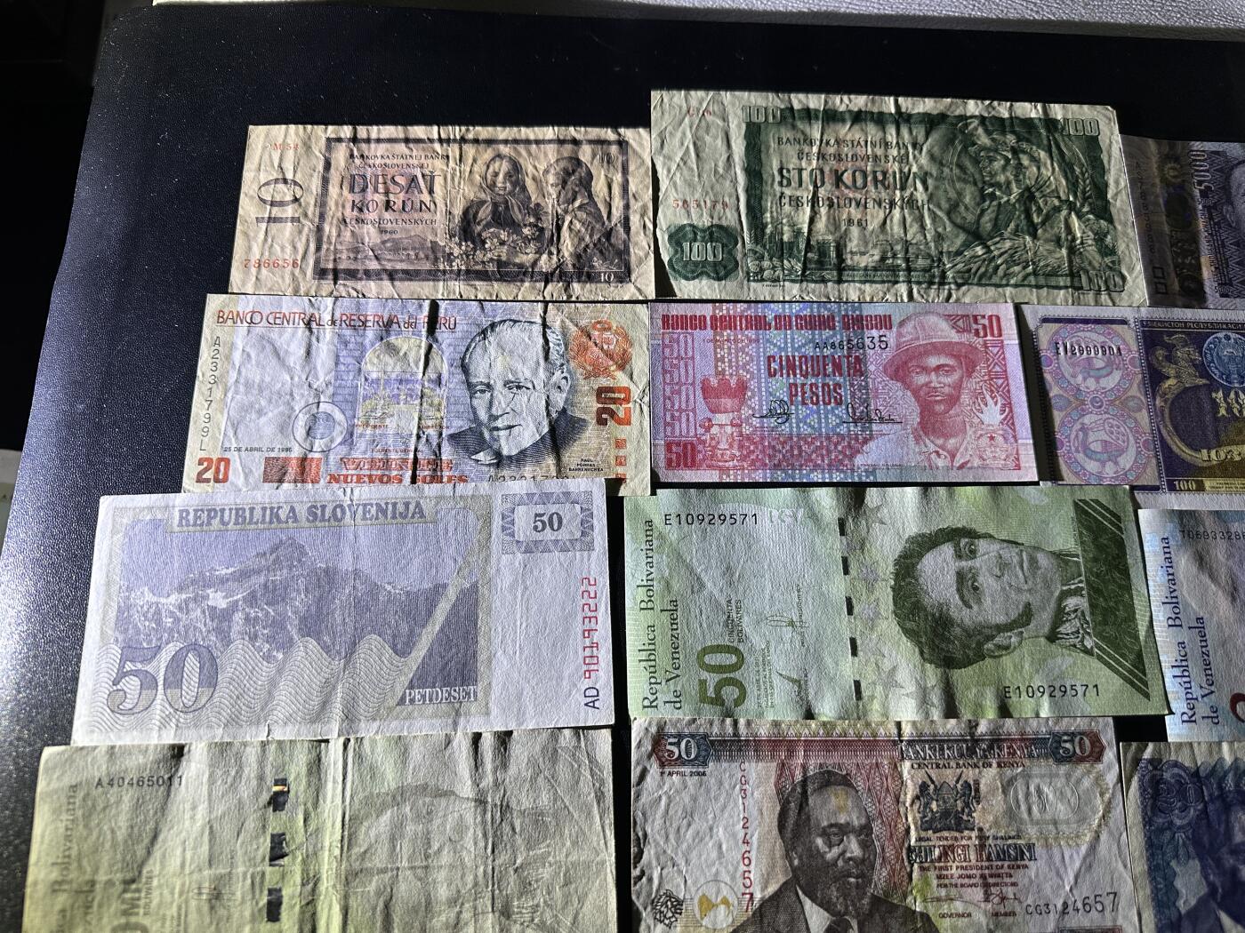 《外钞收藏家》第五百九十三期（精品场）（本平台长期征集拍品、欢迎藏友们联系合作）