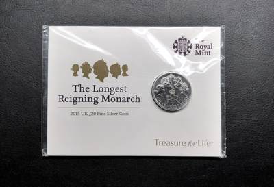 凡希社世界钱币微拍月度大拍（2025/12） - 2015英国在位最长君主20英镑银币卡册