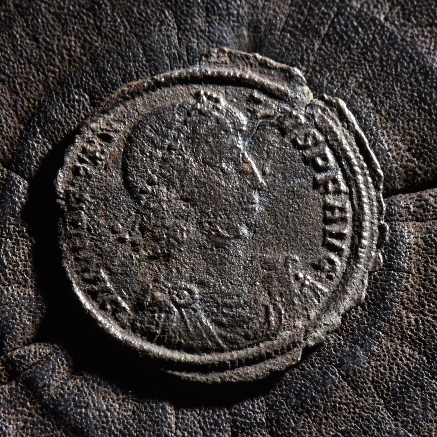 【良泉】【元旦直播场】1月1日晚19.30点开拍！208组西方古代钱币、日本朝鲜花钱 【百分币】公元337-361年【古罗马】君士坦提乌斯二世“重现幸福时光”大铜币，2.58克