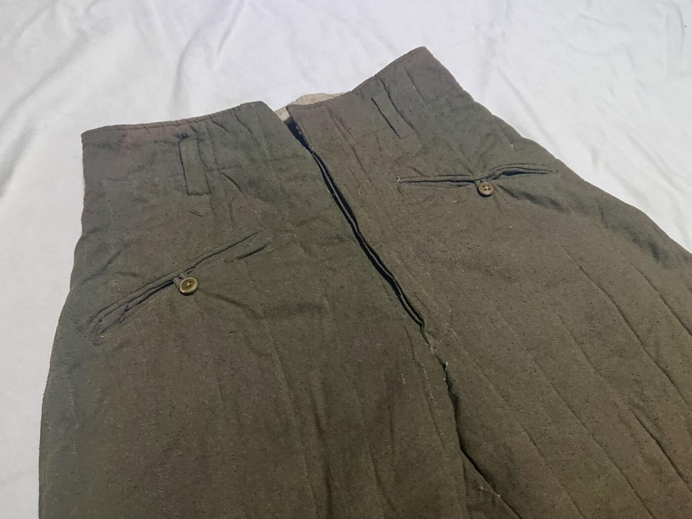 【第叁場】近代勋奖章徽章服饰杂项专场 鸭绿江畔 保家卫国—人民军立领冬服 华东军需部制，后为文工团收录，肩宽约43cm 袖长约52cm 胸围约92cm 裤长约97cm