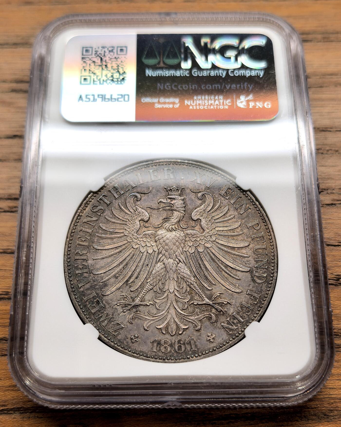 凡希社世界钱币微拍月度大拍（2025/12） 1861德国法兰克福少女2泰勒大银NGC-MS61，通体迷人的紫金彩。（附视频）