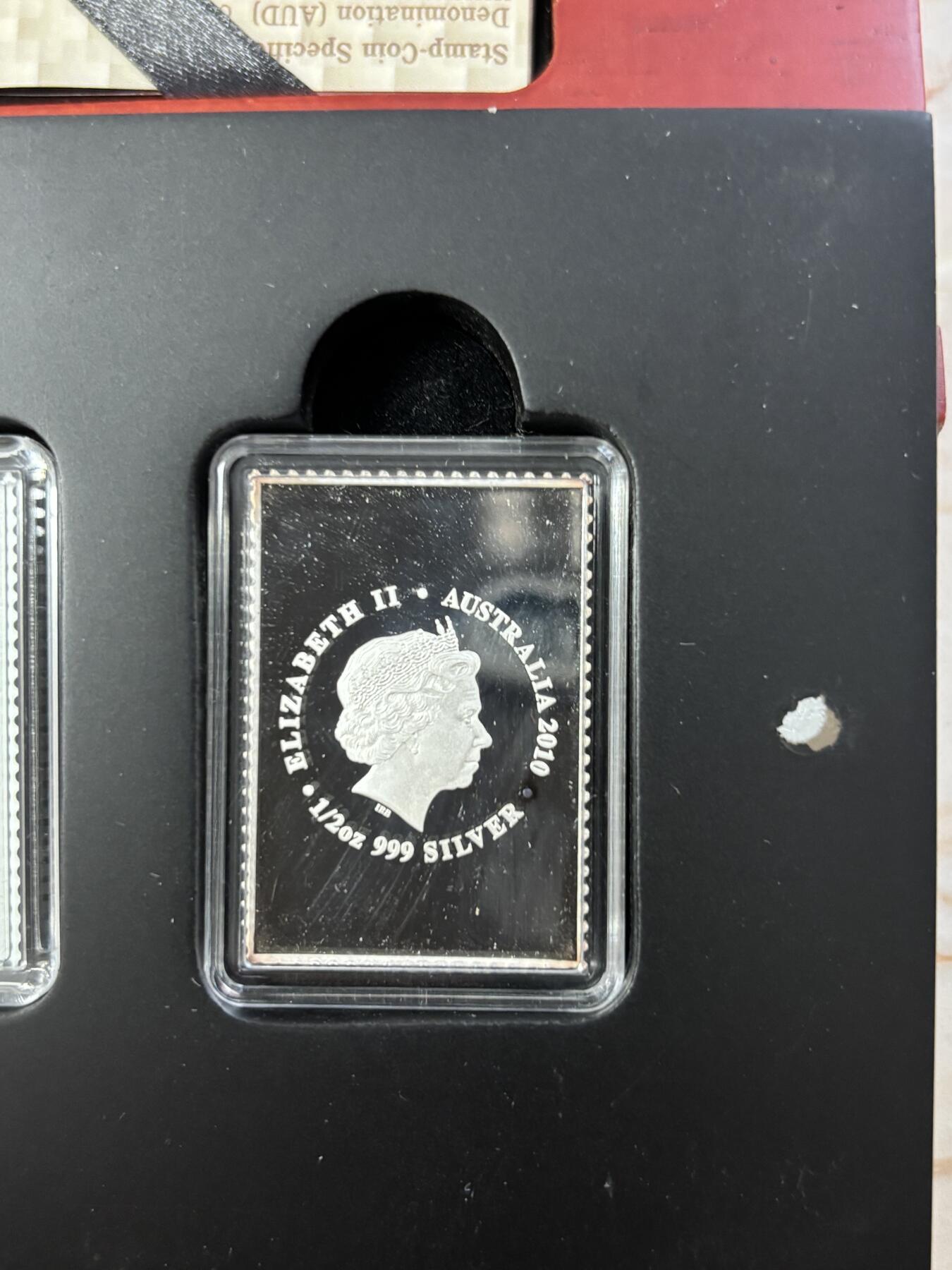 第185期拍卖 澳大利亚2010年邮票百年系列玛丽矩形彩色银币，1/2盎司，999银，发行8000枚，有氧化点