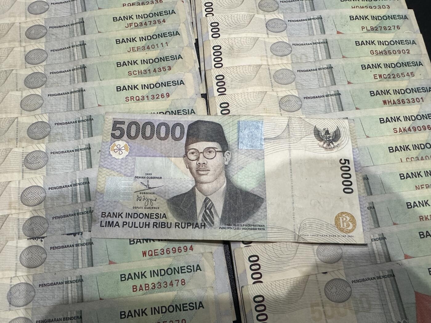 《外钞收藏家》第五百九十三期（精品场）（本平台长期征集拍品、欢迎藏友们联系合作）