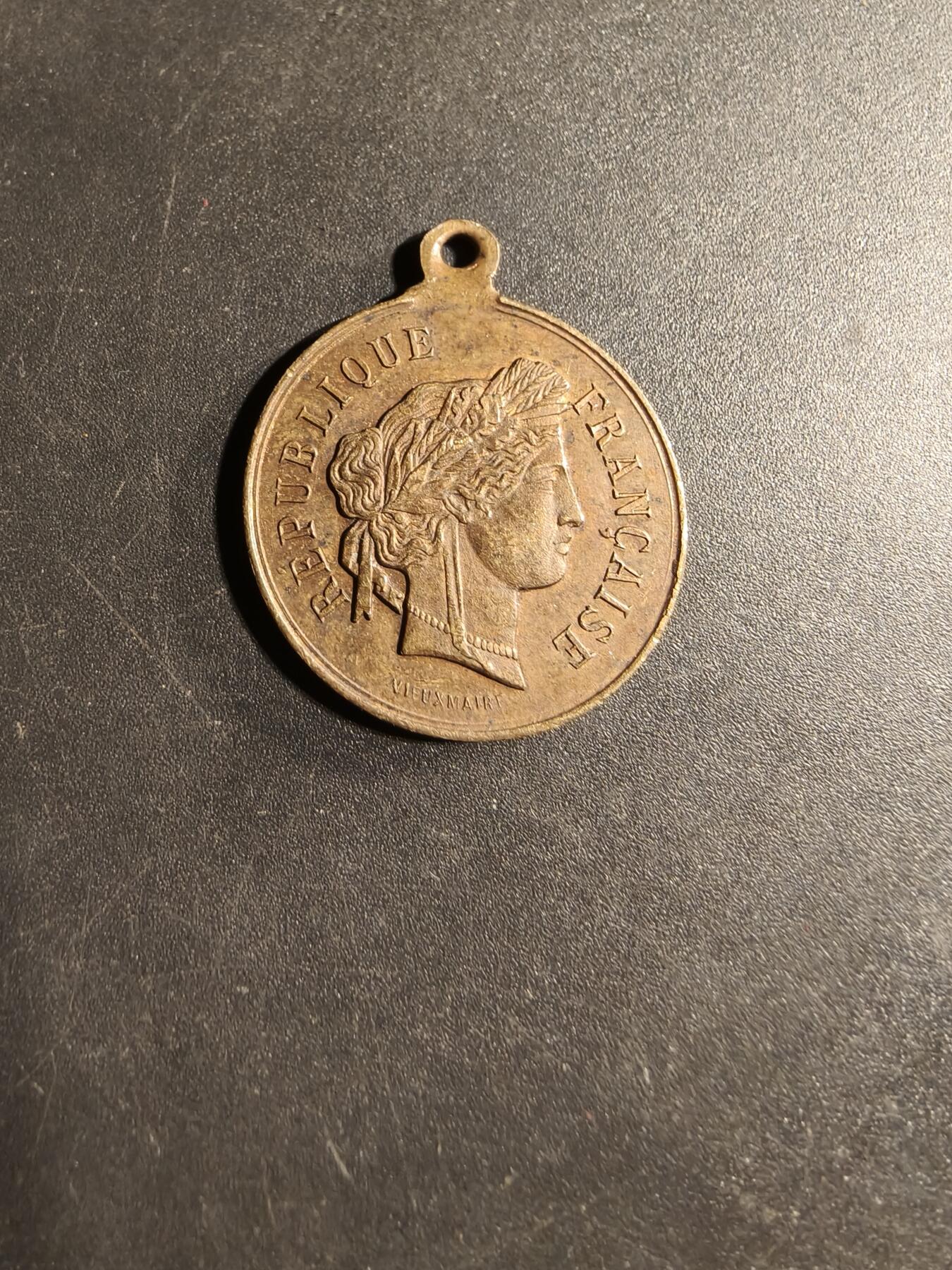 老王徽章第169期 法国巴涅尔德比戈尔“大型和声、合唱团和军乐队音乐比赛