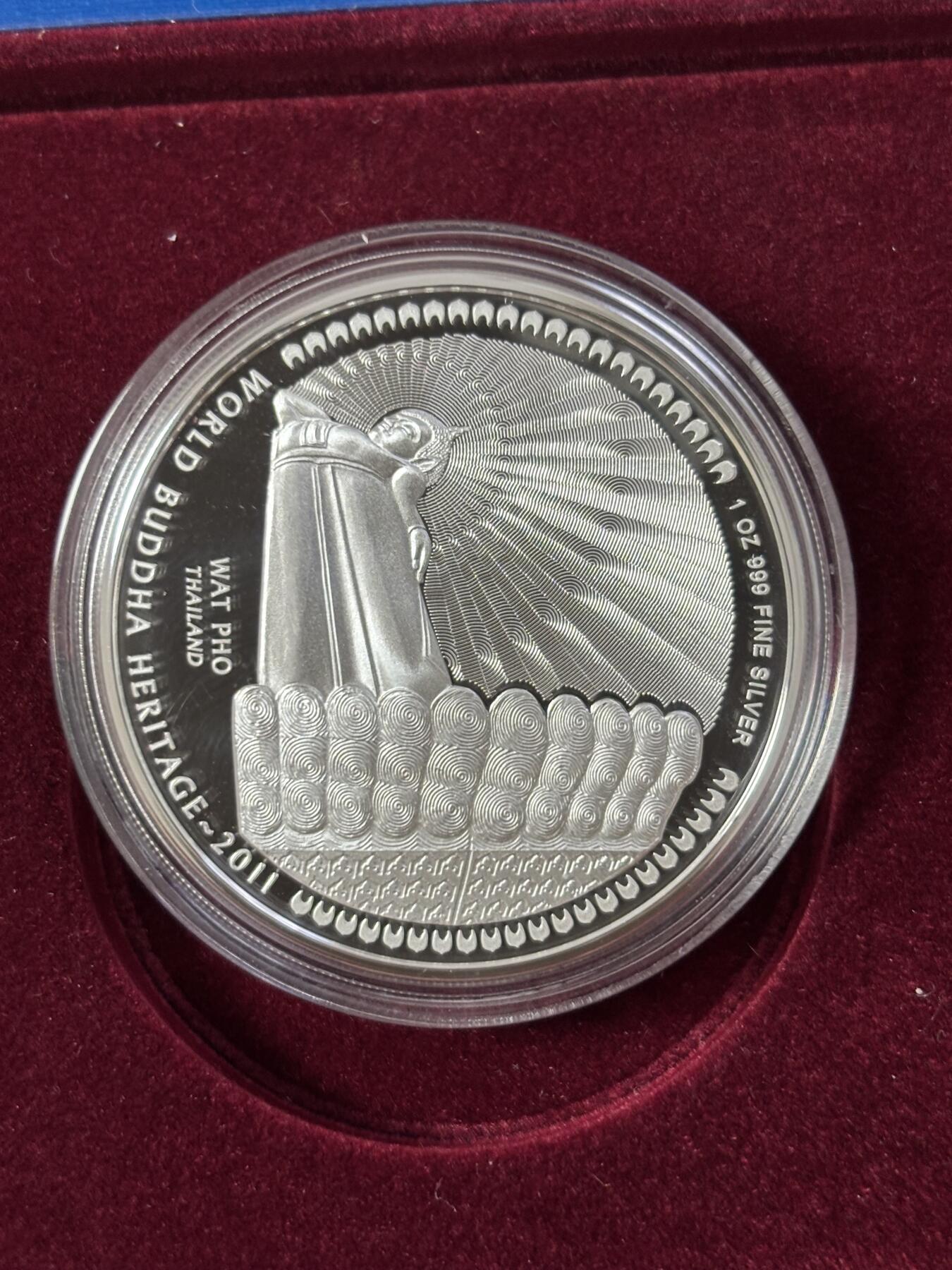 第185期拍卖 不丹2011年世界文化遗产(3)泰国卧佛彩色精制银币，999银，发行量10000枚