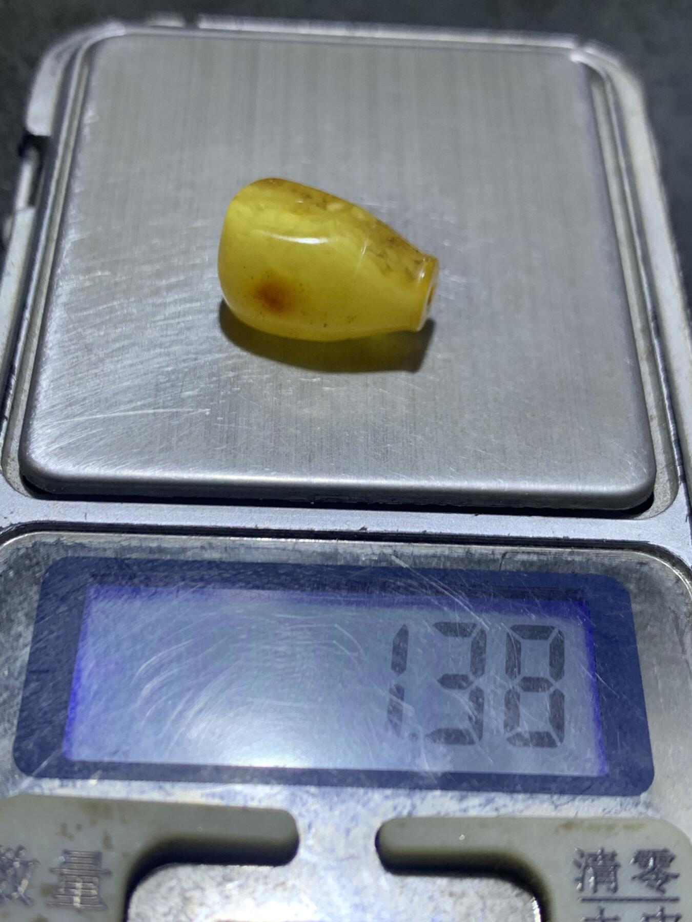 天然乌克兰蜜蜡一体佛头三通一个！