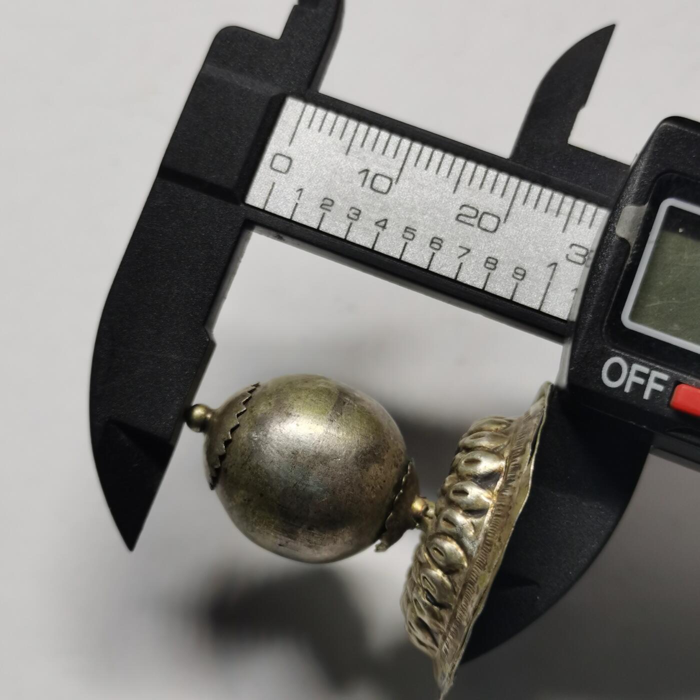 杂件专场88期 清代老银官帽顶，边有点裂