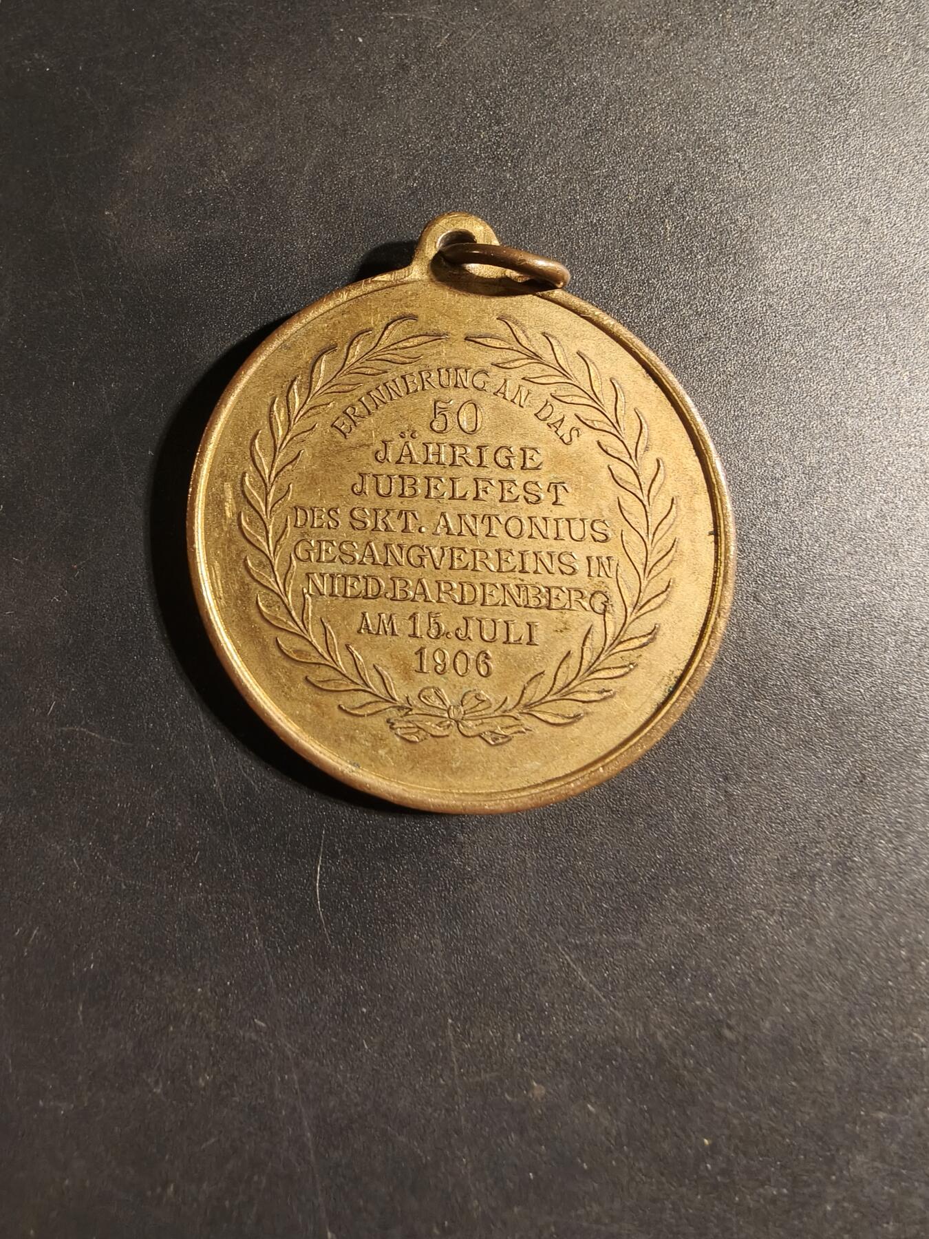老王徽章第169期 德国圣安东尼乌斯歌唱协会成立50周年庆典铜章    直径40mm.    重量27.9g