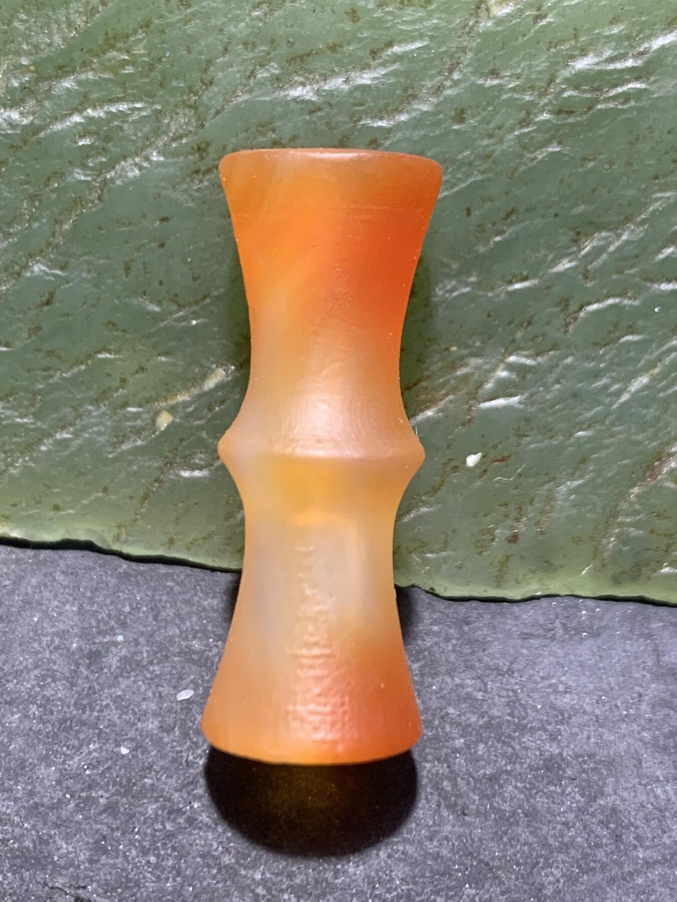 精美亚光高玉化风化纹糖果玛瑙竹节一颗