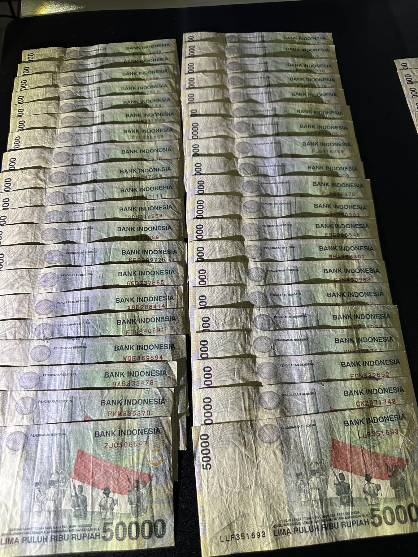 《外钞收藏家》第五百九十三期（精品场）（本平台长期征集拍品、欢迎藏友们联系合作）