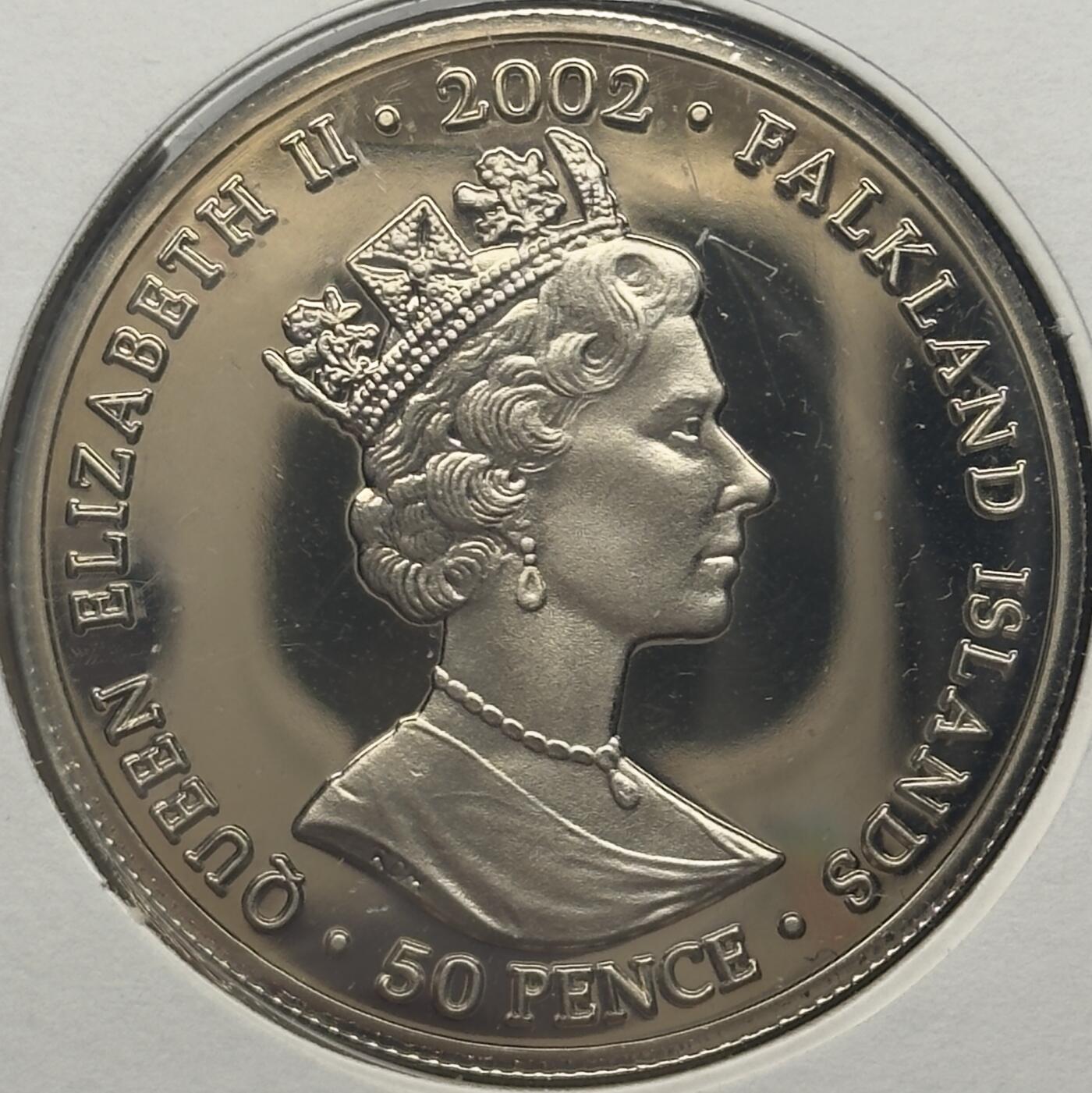 ＜小葵钱铺＞第67期·克朗币·银币场·满200包邮，不寄存·12月15日发货 〈邮币封〉福克兰群岛2002年女王金禧纪念·权杖与宝珠50便士克朗型纪念币