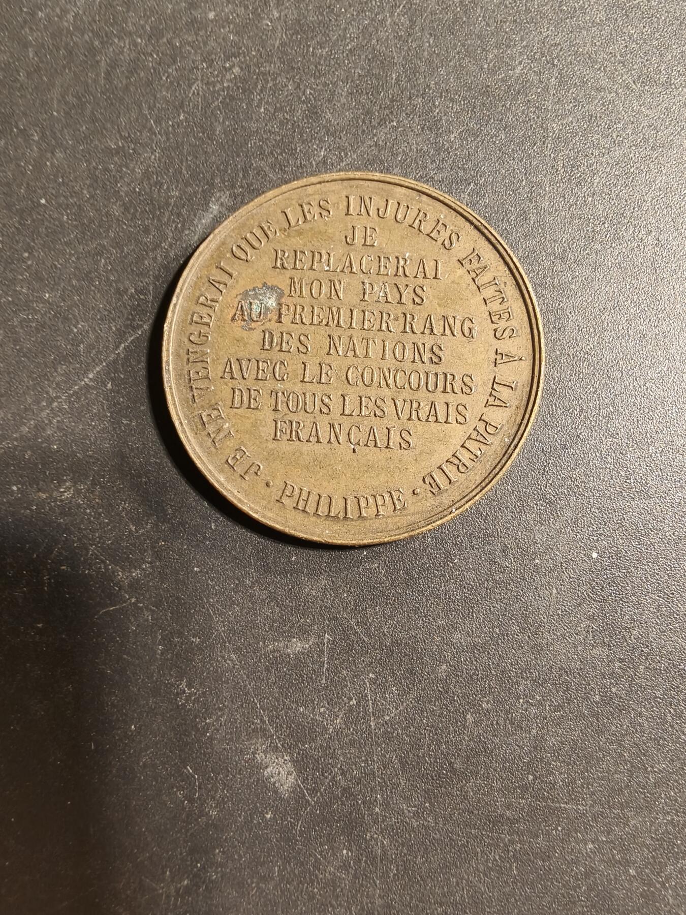 老王徽章第169期 法国奥尔良公爵菲利普（1869-1926）纪念铜章     菲利普为法国奥尔良王室派系的直接继承人     直径30mm.    重量7.9g