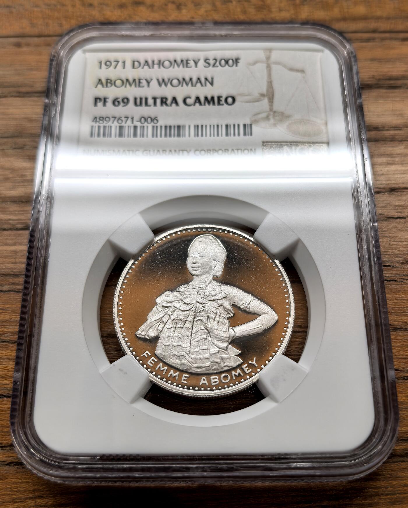 凡希社世界钱币微拍月度大拍（2025/12） 1971达荷美阿波美妇女200fr银币精铸NGC-PF69UC