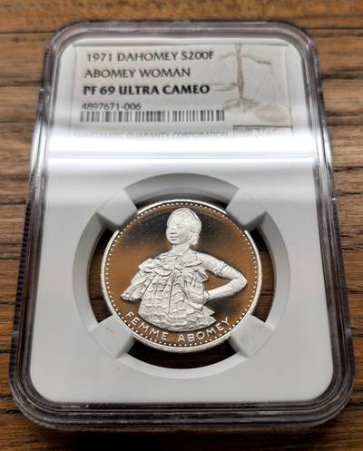 凡希社世界钱币微拍月度大拍（2025/12） - 1971达荷美阿波美妇女200fr银币精铸NGC-PF69UC