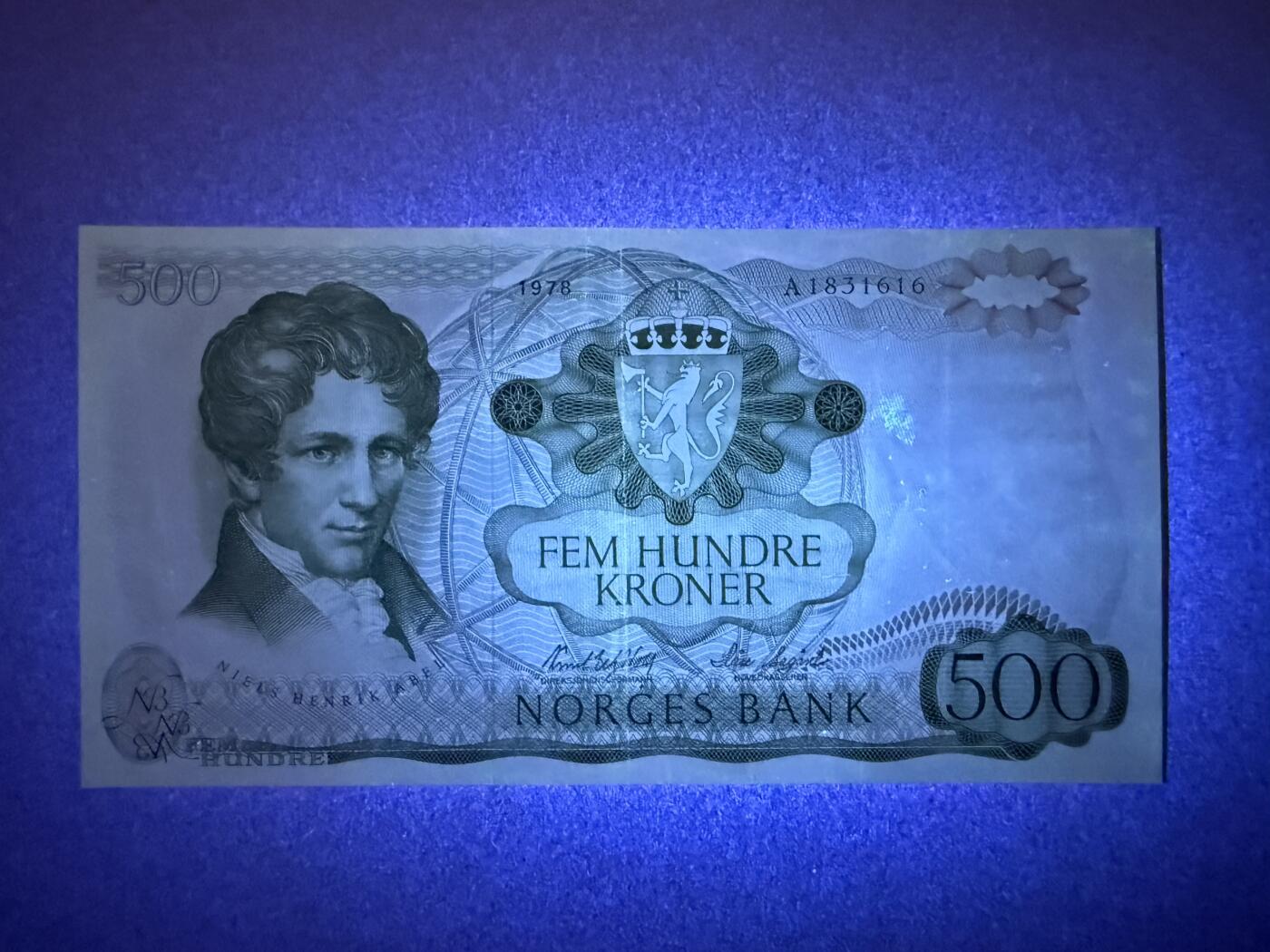 《艾美收藏》第224期-12.14周日外币超白金场 挪威500克朗 AU 1978年首发年A冠a版 挪威数学家阿贝尔 无47