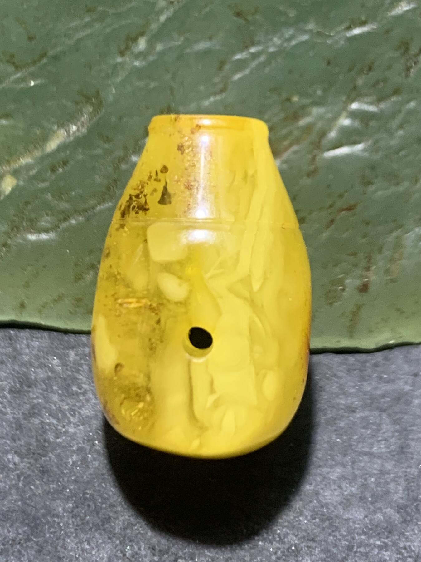 天然乌克兰蜜蜡一体佛头三通一个！