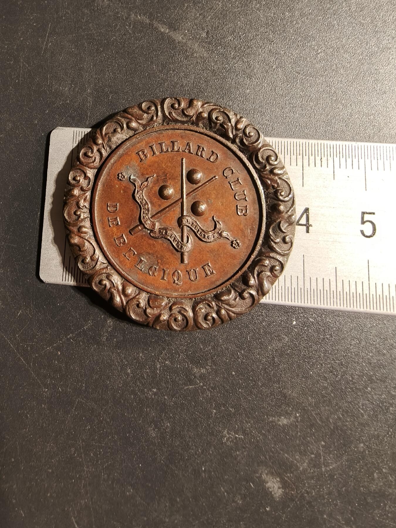 老王徽章第169期 比利时台球俱乐部大铜章    直径39mm.    重量17.5g