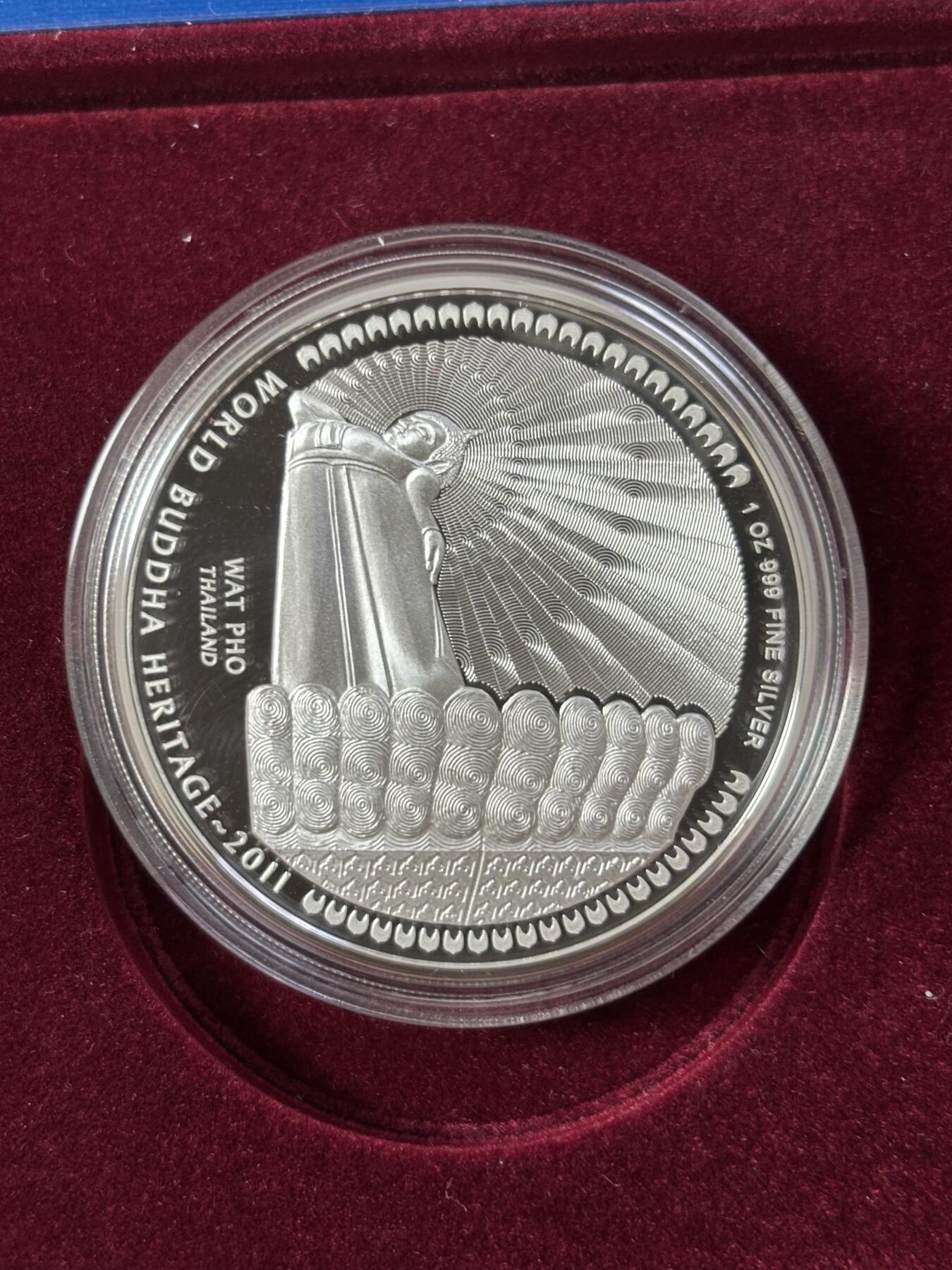 第185期拍卖 不丹2011年世界文化遗产(3)泰国卧佛彩色精制银币，999银，发行量10000枚