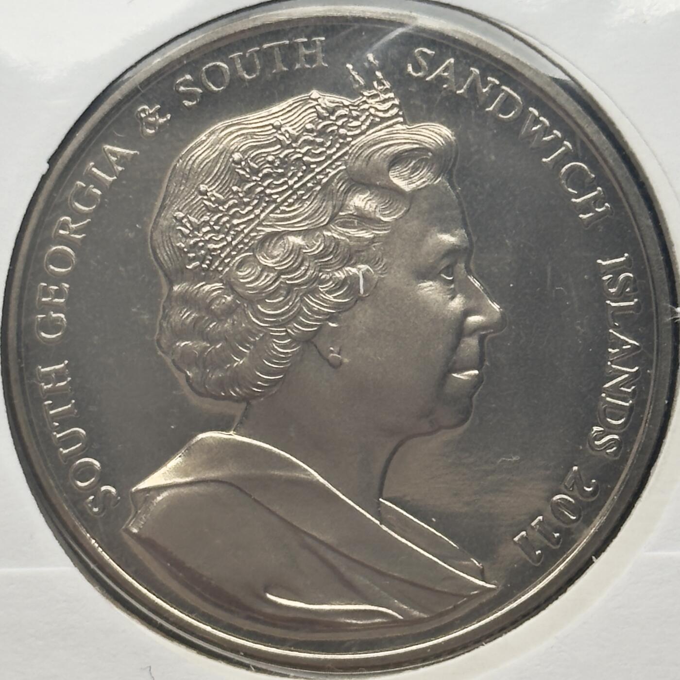 ＜小葵钱铺＞第67期·克朗币·银币场·满200包邮，不寄存·12月15日发货 〈邮币封〉南乔治亚岛和南桑威奇群岛2011年皇家婚礼2镑克朗型纪念币