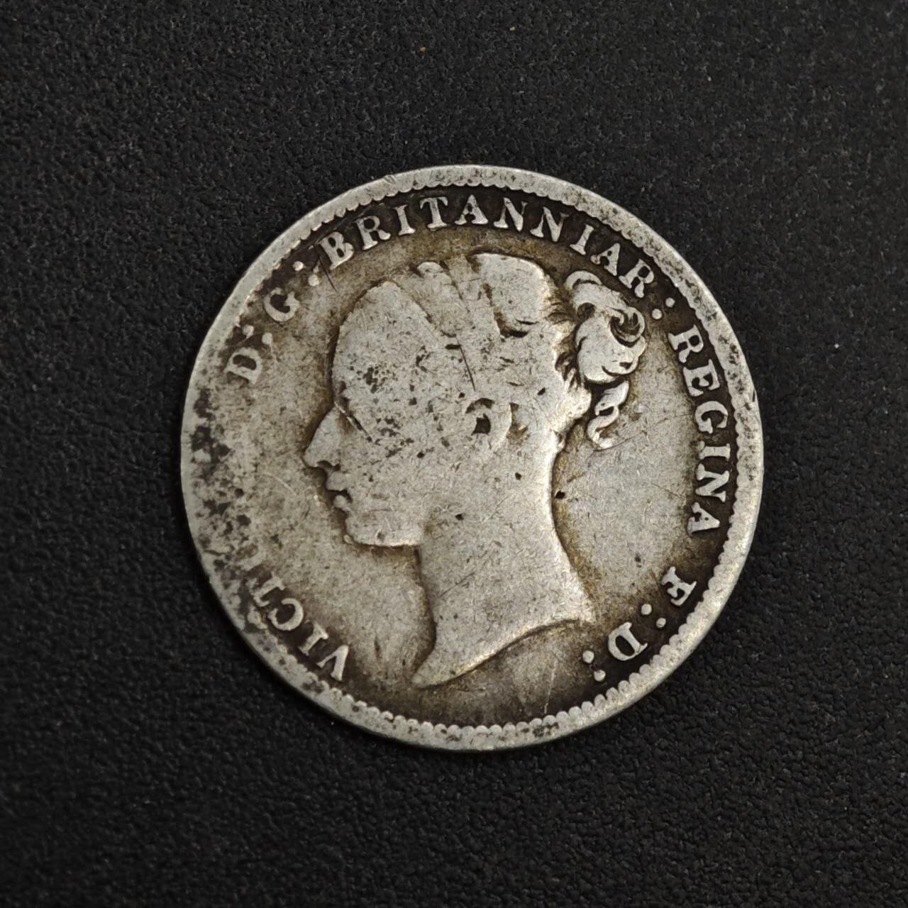 【淘币小摊】实时拍第八百二十六拍   散币场   满百包邮可预留二周 每周一统一发货   英国1865年维多利亚3便士银币