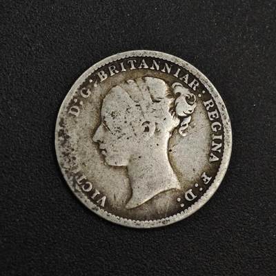 【淘币小摊】实时拍第八百二十六拍   散币场   满百包邮可预留二周 每周一统一发货   - 英国1865年维多利亚3便士银币