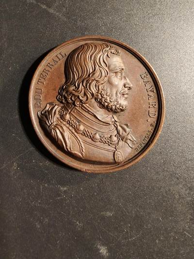 老王徽章第169期 - 法国“伟人金属画廊”大铜章    1822年原铸    正面为法国著名士兵皮埃尔·泰拉伊·德·巴亚尔，以“无畏且无可指责的骑士”而闻名     直径41mm.    重量38.7g