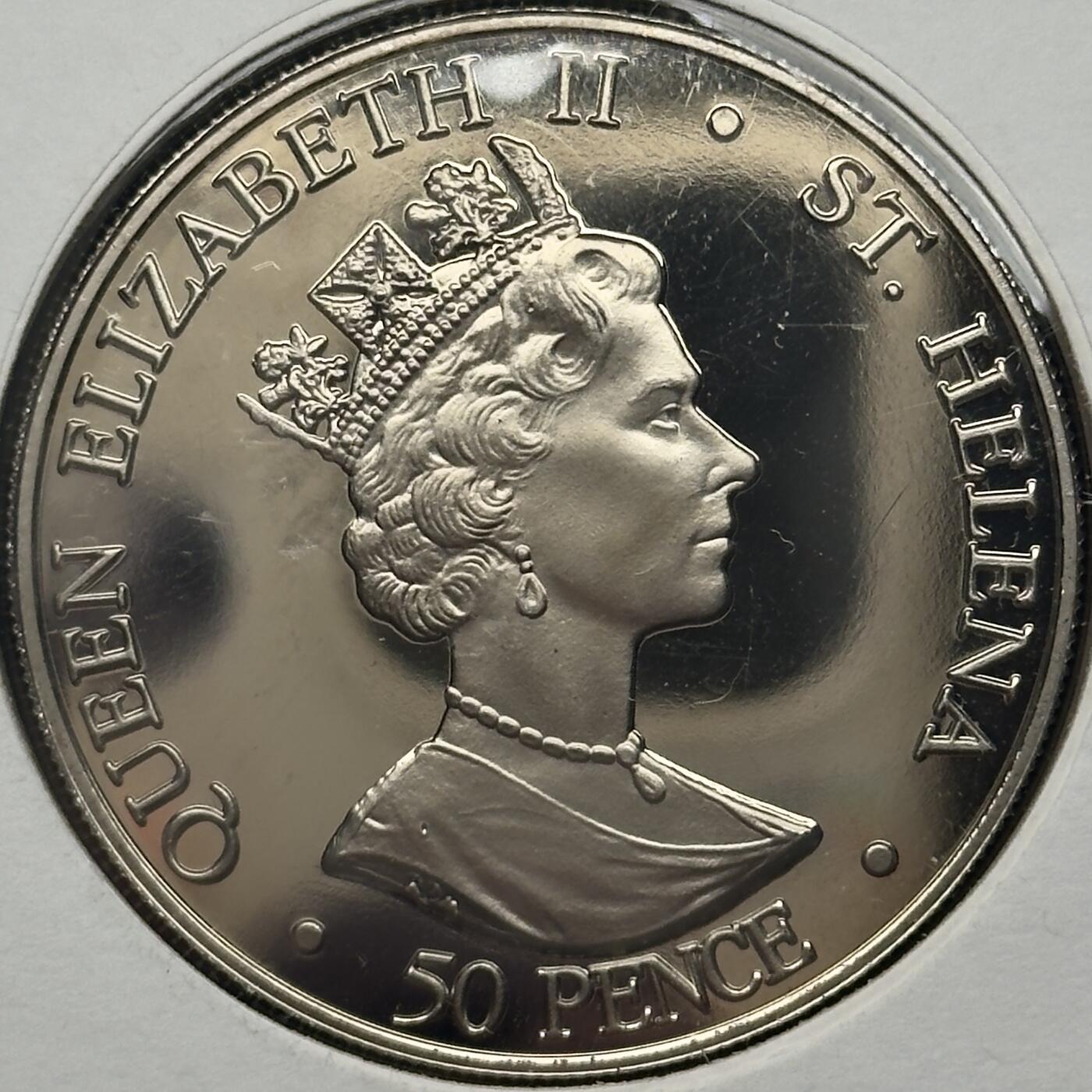 ＜小葵钱铺＞第67期·克朗币·银币场·满200包邮，不寄存·12月15日发货 〈邮币封〉圣赫勒拿2002年女王金禧纪念·皇冠50便士克朗型纪念币