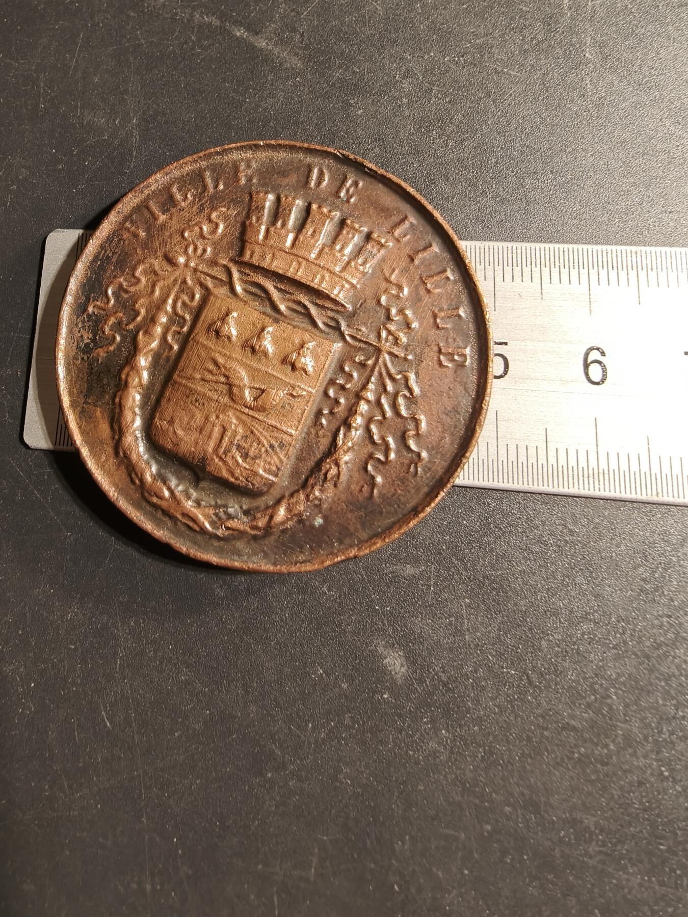 老王徽章第169期 法国里尔市1887年里尔大学学院改革会议大铜章    直径50mm.    重量57.7g