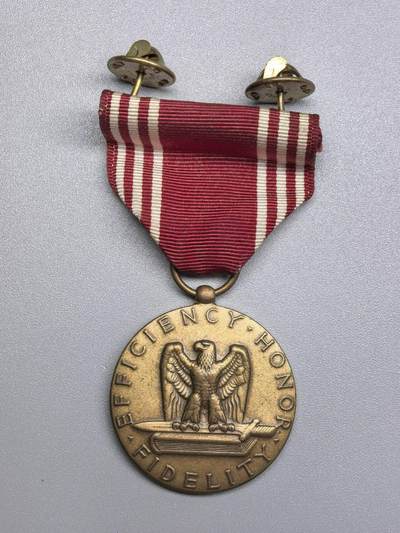 小驴勋章奖章收藏12月13日周六晚六点拍卖（珍爱和平，收藏战争，铭记历史，勿忘国耻，忠党爱国。有偿代拍，送拍规则在简介最后，参拍须阅读规则后再参拍，关系到运费包装发货时效真假辨别等关键信息，拍卖时不再发原图，看大图店主微信码在拍卖店铺介绍里） - 美国陆军良好行为奖章，挂、蝴蝶扣打标