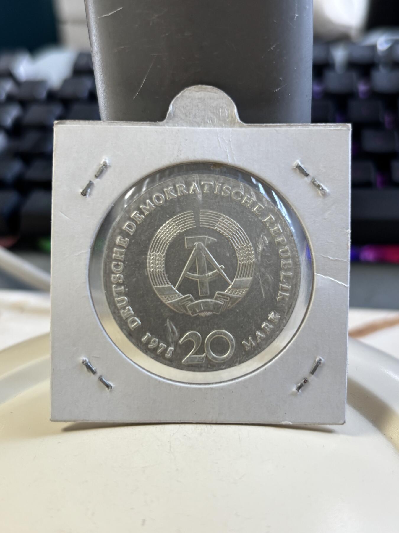 第185期拍卖 德国东德1975年音乐家巴赫逝世20马克普制纪念银币.625银，20.9克，直径33毫米，发行100000枚