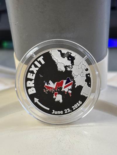 第185期拍卖 - 库克2016年脱欧彩色纪念银币带证书，999银，3克，发行2016枚