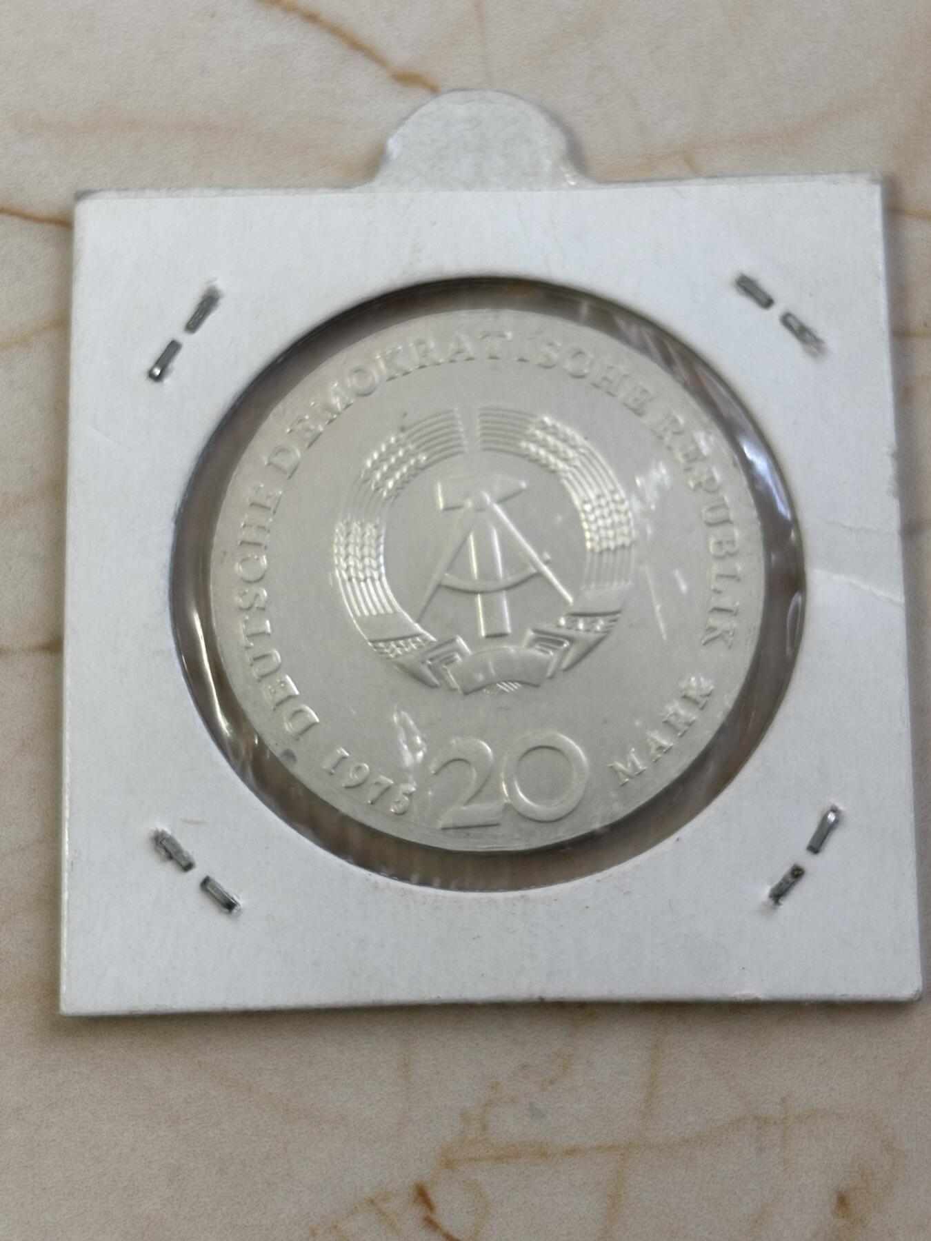 第185期拍卖 德国东德1975年音乐家巴赫逝世20马克普制纪念银币.625银，20.9克，直径33毫米，发行100000枚