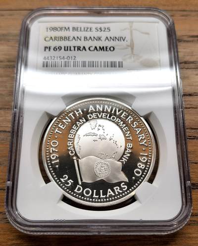 凡希社世界钱币微拍月度大拍（2025/12） - 1980伯利兹加勒比发展银行25Dol纪念大银精铸NGC-PF69UC