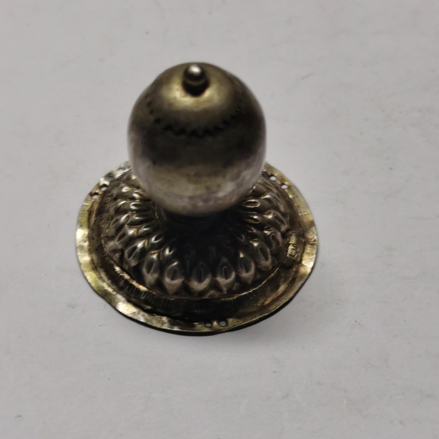 杂件专场88期 清代老银官帽顶，边有点裂