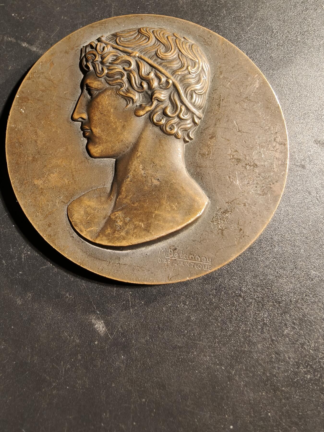 老王徽章第169期 法国圣路易中学大铜章    直径72mm.   重量168.7g