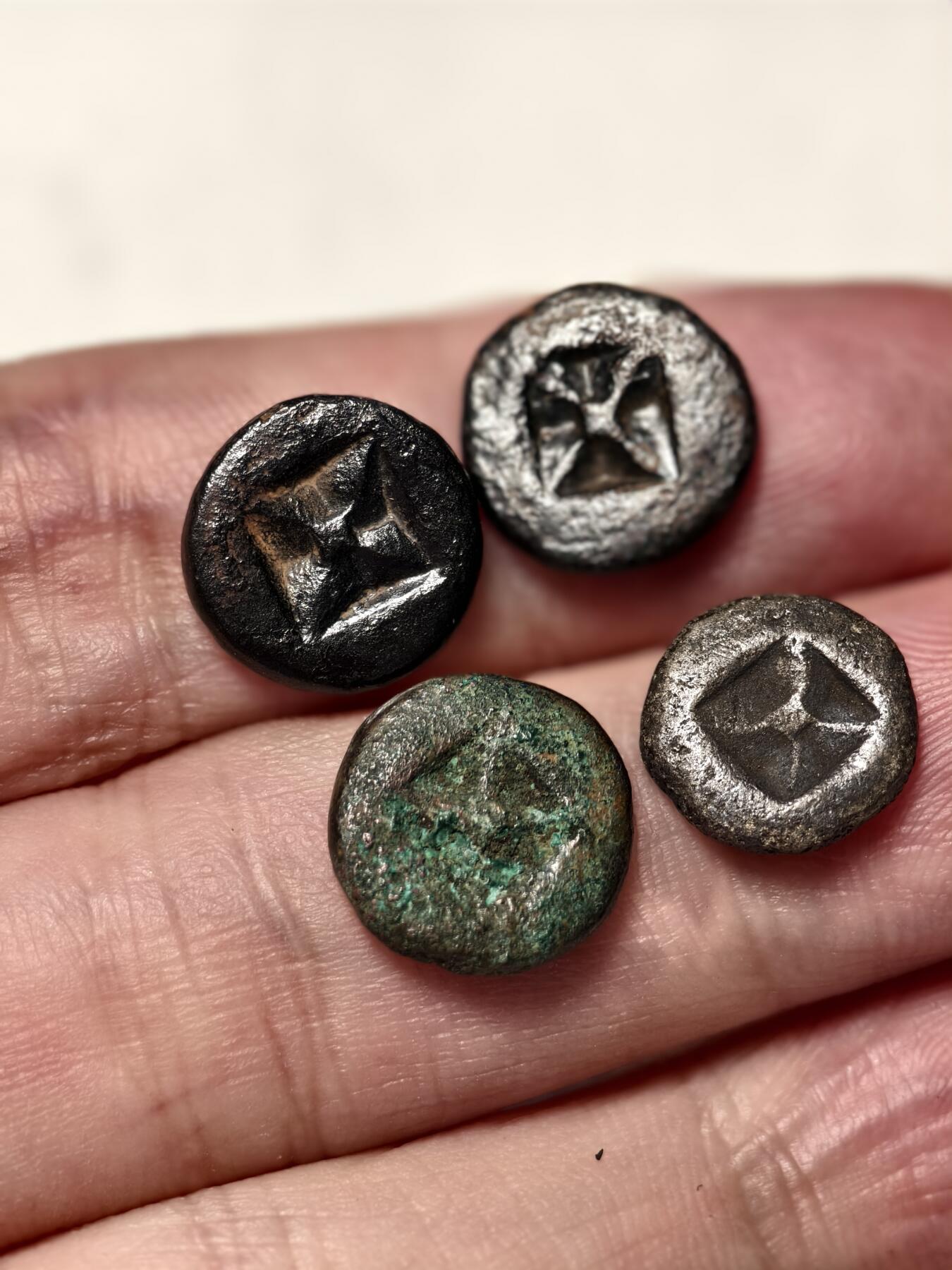 抚柳草堂-首期章牌钱币 限时免佣 满百包邮 放漏专场 三佛齐王国末期至满者伯夷王国早期打制小银币4枚