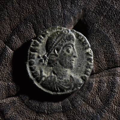 【良泉】【元旦直播场】1月1日晚19.30点开拍！208组西方古代钱币、日本朝鲜花钱 - 【美品】公元337-361年【古罗马】君士坦提乌斯二世，重新幸福时光，标准型铜币，2.78克