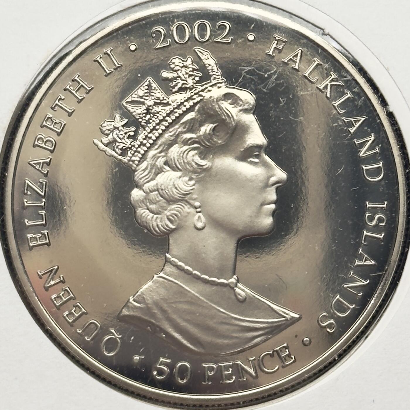 ＜小葵钱铺＞第67期·克朗币·银币场·满200包邮，不寄存·12月15日发货 〈邮币封〉福克兰群岛2002年女王金禧纪念·皇家成员50便士克朗型纪念币