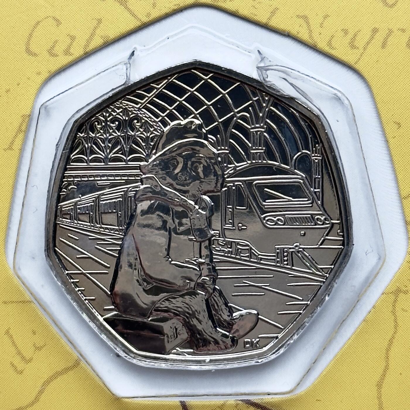 ＜小葵钱铺＞第67期·克朗币·银币场·满200包邮，不寄存·12月15日发货 英国2018年帕丁顿熊60周年50便士卡册装纪念套币