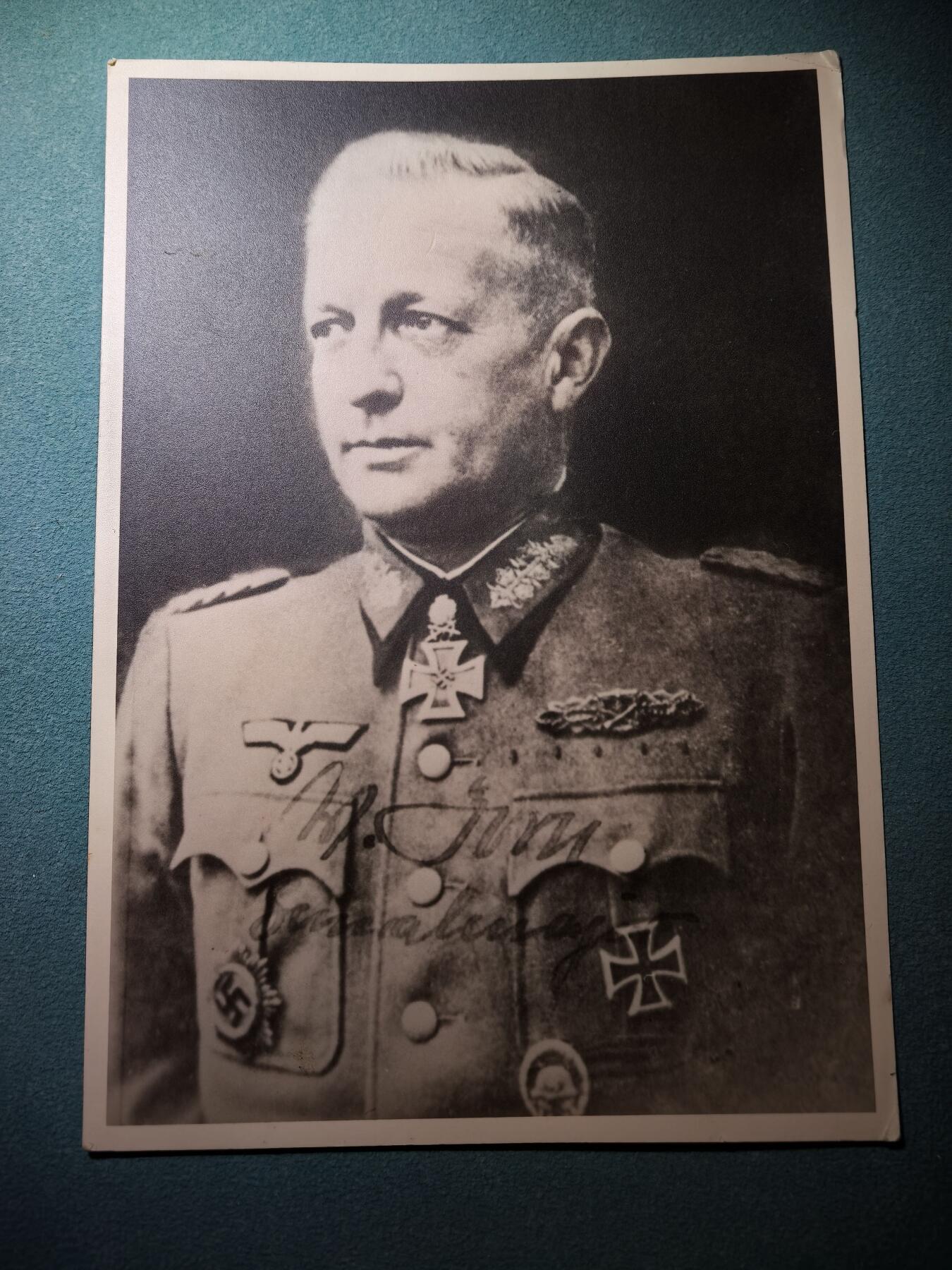 盛世勋华——号角文化勋章邮票专场拍卖第293期 德国（1939）佩剑橡叶骑士十字勋章获得者少将瓦尔特·戈恩照片 佩戴佩剑橡叶骑士十字勋章/大德意志十字勋章/一级铁十字勋章/近战勋饰/秃鹫军团装甲突击奖章等