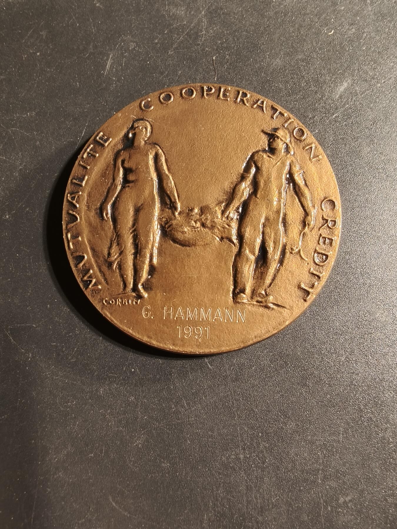 老王徽章第169期 法国农业部“互助、合作和信贷”大铜章    大师科尔宾作品    直径50mm.    重量77.5g