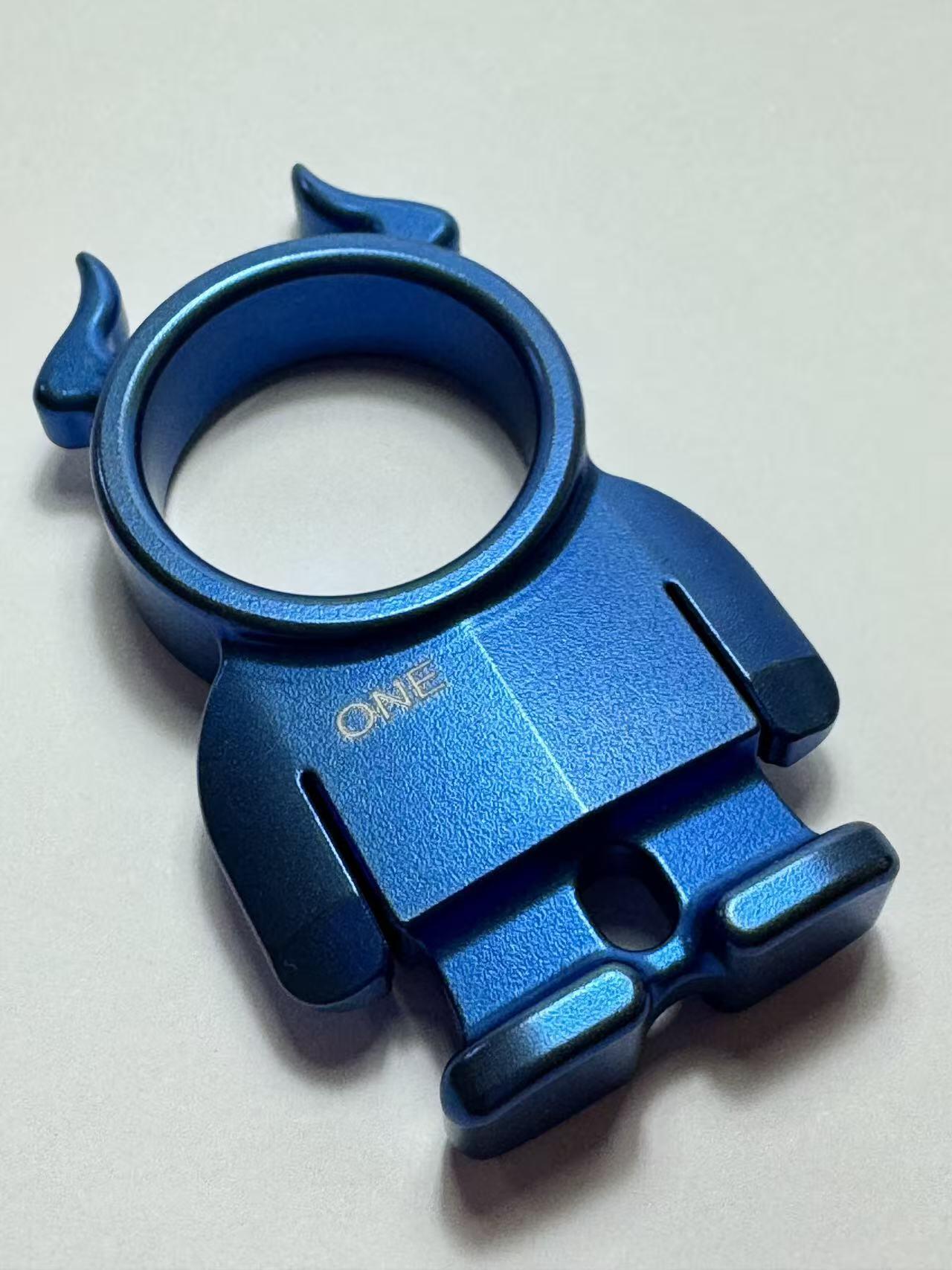 零元拍：A1 ONE钛合金大魔丁EDC 多功能工具。70/39/12/指孔：26.5MM，参考价：350