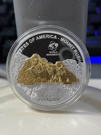第185期拍卖 - 库克2008年世界奇观系列美国总统山3D立体镀金银币，999银镀金，1盎司，发行5000枚，