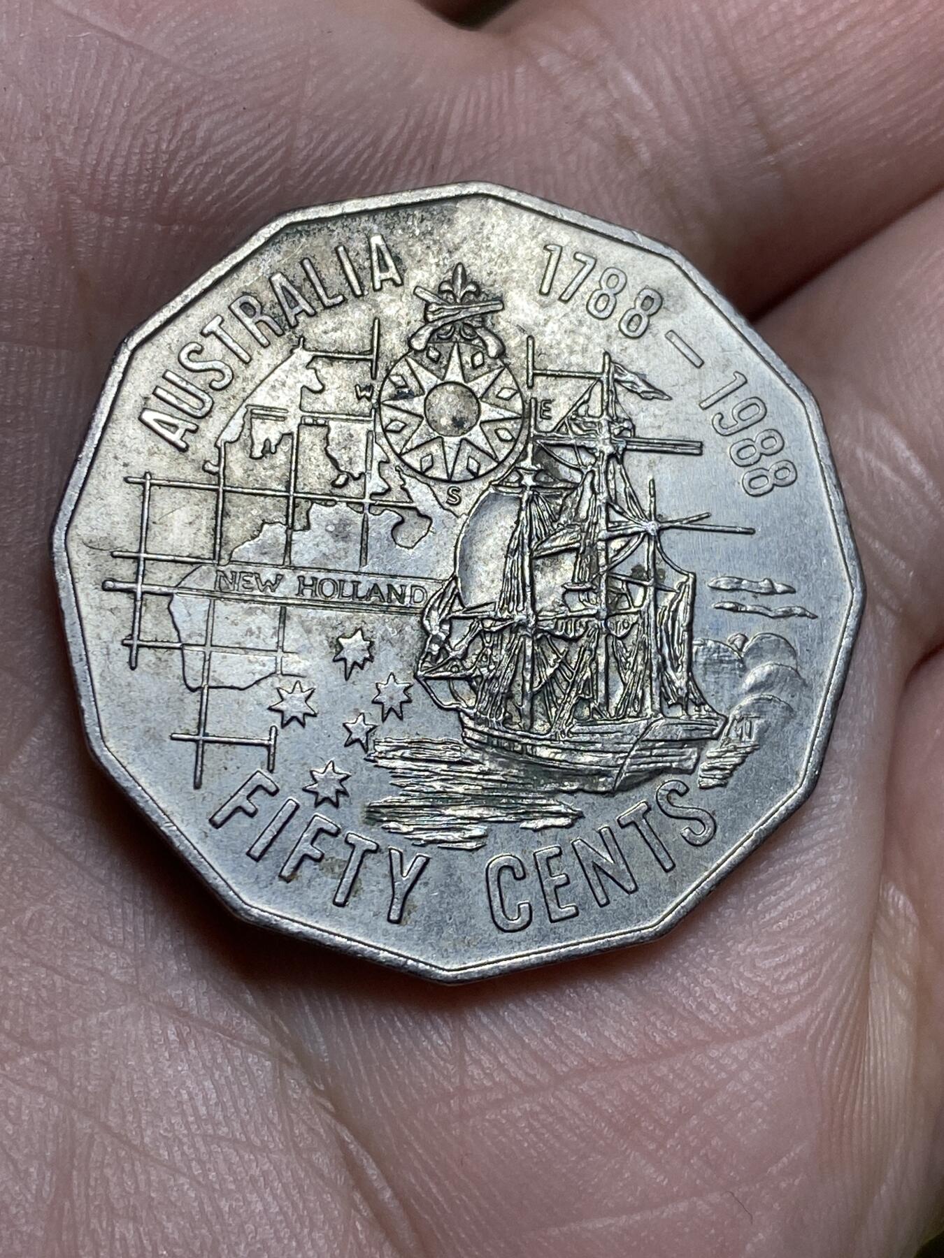 2025年第一百三十六场(总第一百六十二场）外国好品纸夹散币场(免佣金) 澳大利亚🇦🇺1988单年份50分(澳大利亚成立200周年纪念币)