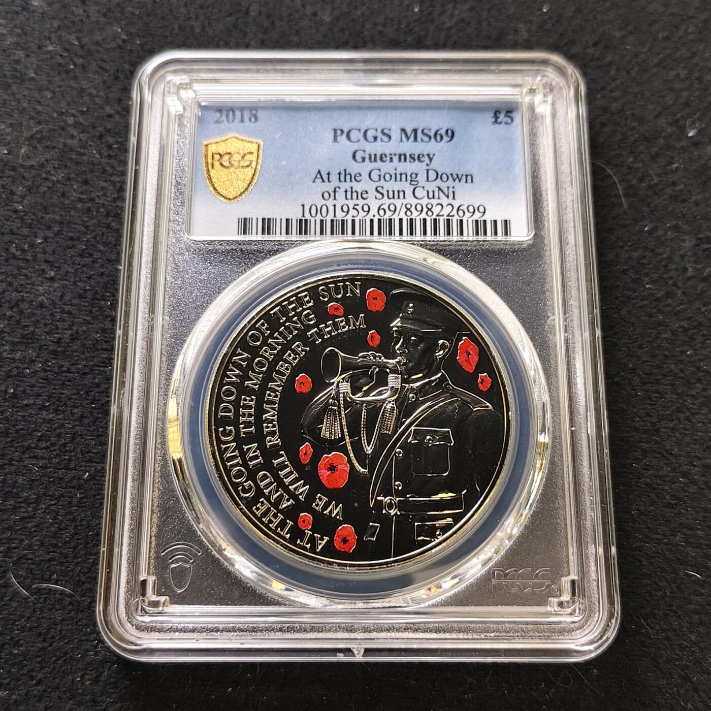 【全场包邮】纯粹捡漏拍487场（免费代拍第24场） 【收藏级·冠军分】根西2018年5镑第一次世界大战结束100周年“在夕阳西沉之时”彩色克朗型纪念币-PCGS MS69